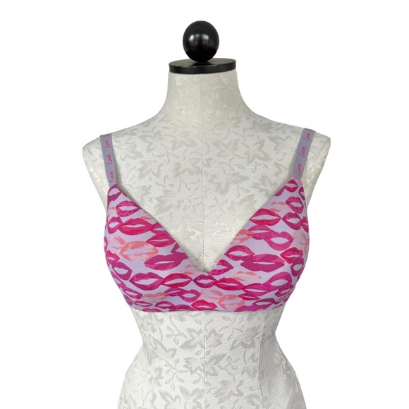 Victoria's Secret Lightly Lined Perfect Coverage T-Shirt Bra Lip Kiss Size 34C - Picture 4 of 16